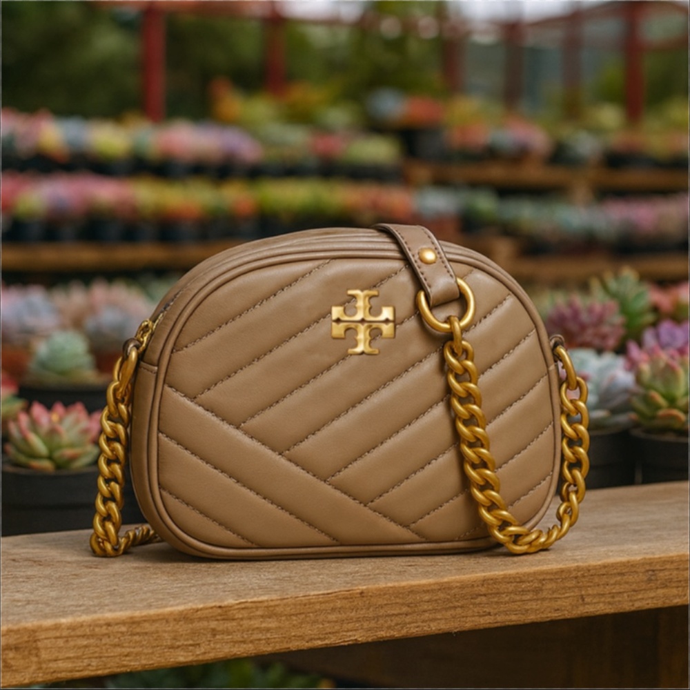 NEW Tory Burch Kira Chevron Sandpiper Taupe Small Camera Bag/Crossbody Bag